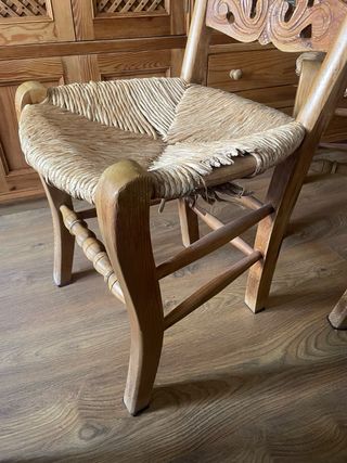 4 Sillas rústicas de ebanistería técnica