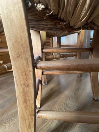 4 Sillas rústicas de ebanistería técnica