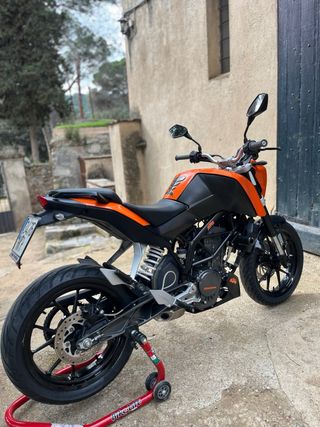 KTM Duke 125 NAKED Naranja/Negra