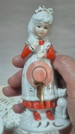 Coppia statuine porcellana ragazzo e ragazza