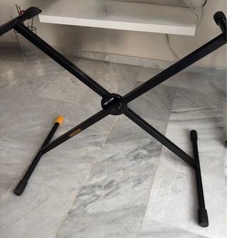 Soporte HERCULES para piano/teclado