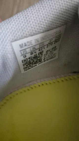 Zapatillas Adidas Talla 42.5 Blancas y Verdes