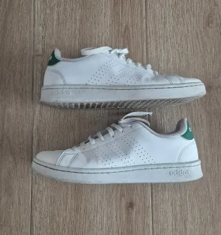 Zapatillas Adidas Talla 42.5 Blancas y Verdes