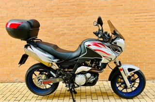 Aprilia Pegaso 650 Strada Supermotard