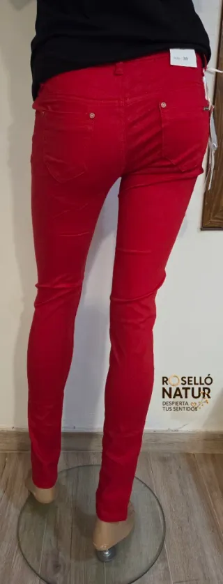 Conjunto Tous Camiseta Blanca y Pantalón Beige