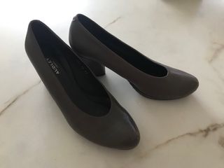 Zapatos salón Audley marrones talla 39