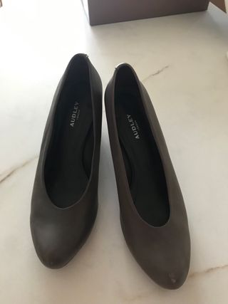 Zapatos salón Audley marrones talla 39