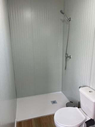 Caseta obra prefabricada blanca