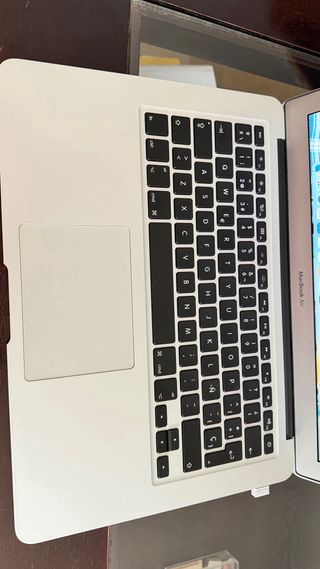 MacBook Air 13'' del 2017 in buone condizioni