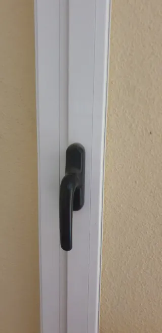 Ventana abatible oscilobatiente