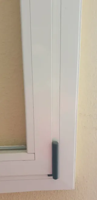 Ventana abatible oscilobatiente