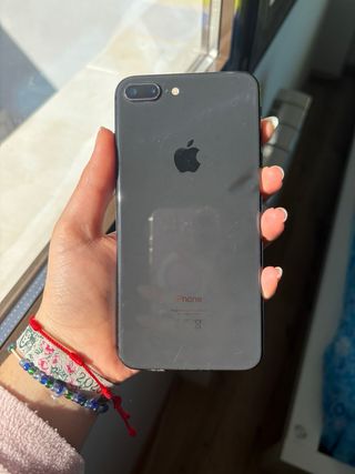 iPhone 8 Plus Space Gray con cargador