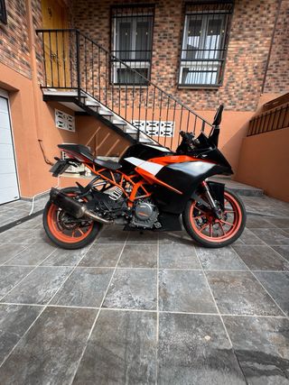 KTM RC 390 Negra y Naranja