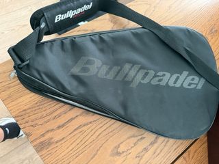 Funda pala pádel Bullpadel + pala Prince Tour
