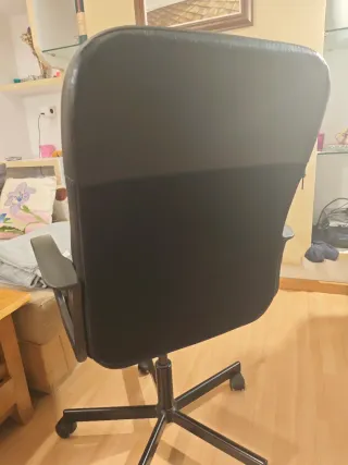 Silla de escritorio negra