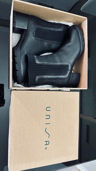 Botines Unisa NUEVOS sin uso.