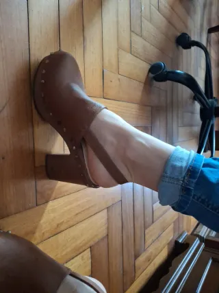 Zuecos plataforma Bershka T.37