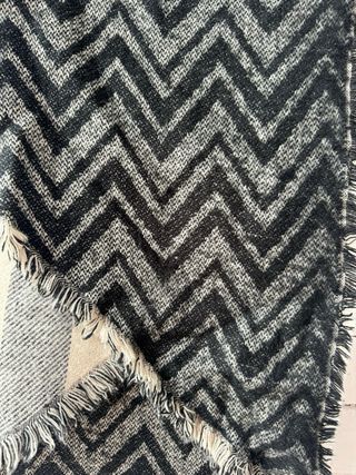 Bufanda reversible beige y negra