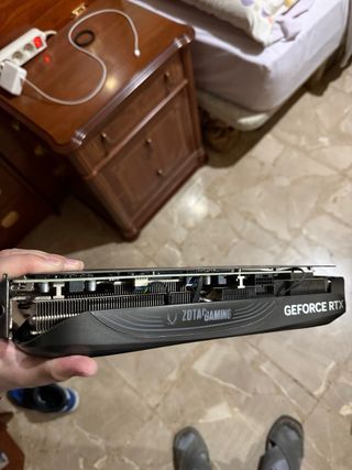 GeForce RTX 4070 Ti súper