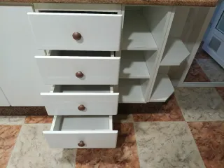 Cajonera cocina con estantería blanca
