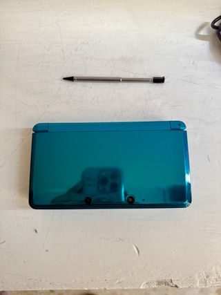 Nintendo 3DS Aqua Blue + Caricatore + Gioco