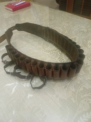 Cartuchera, canana de piel para caza