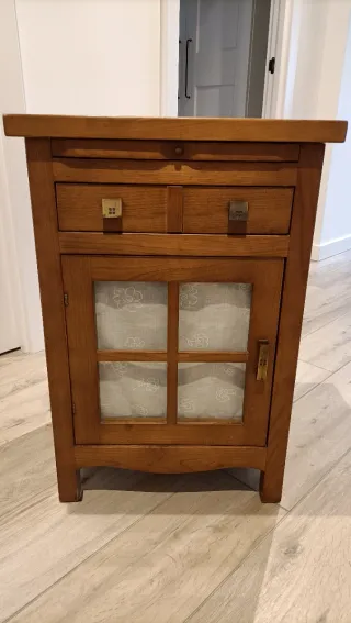 Tavolino in legno massello