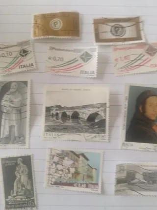 11 Francobolli Italiani Usati 2010-2014