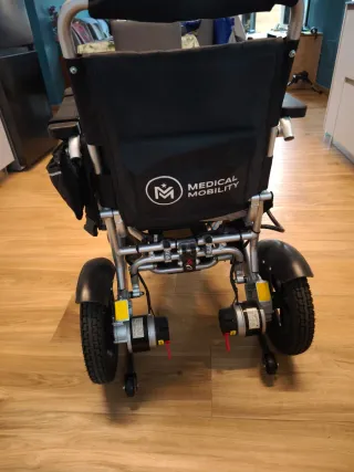 Silla de ruedas eléctrica plegable