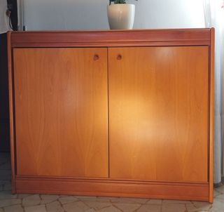 Mobile porta TV in legno con ante ripiano multiuso