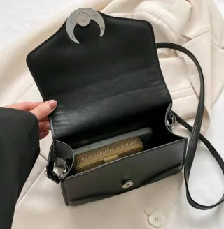 Borsetta nera finta pelle con luna argento