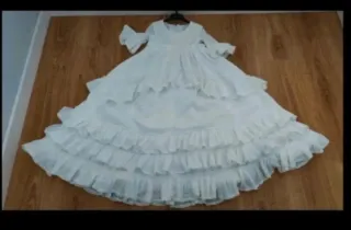 Traje de flamenca blanco  talla 6 años.
