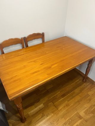 Mesa extensible de madera maciza y 6 sillas