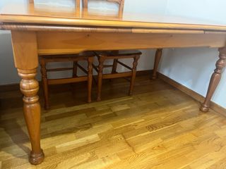 Mesa extensible de madera maciza y 6 sillas