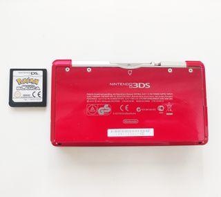Nintendo 3DS Rossa + Gioco Pokémon + Custodia
