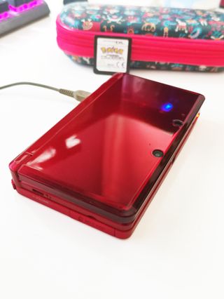 Nintendo 3DS Rossa + Gioco Pokémon + Custodia