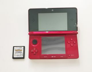 Nintendo 3DS Rossa + Gioco Pokémon + Custodia
