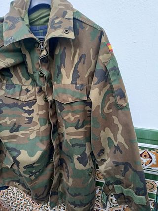 Chaqueta militar camuflaje España