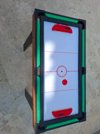 Divertida mesa de juego 4 en 1