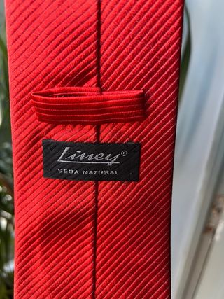 Corbata de seda roja