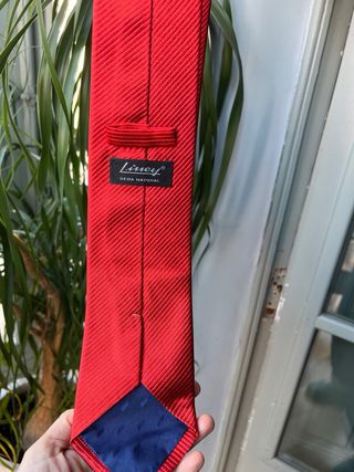 Corbata de seda roja