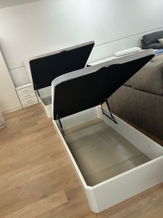 Canapés abatibili in legno con 4 angoli arrotondati in legno massello da 3 cm con apertura frontale e laterale