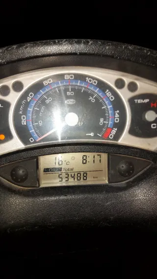 Yamaha X-Max 250 Roja y Plata