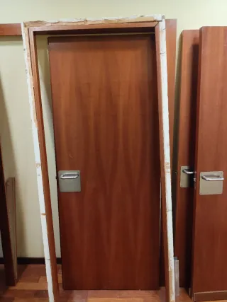 Puertas de madera con marco