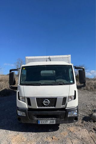 Nissan NT500 Botellero 2015