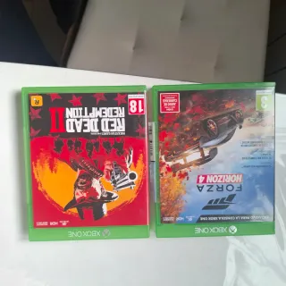 Xbox One Bianca con 2 Controller e 2 Giochi