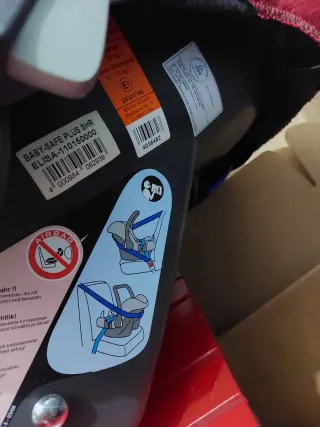 Cochecito de bebé rojo