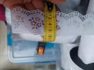 Rollo encaje blanco 4 cm ancho. Unos 40m