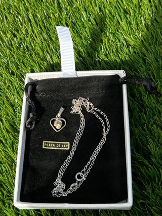 Collar Corazón Plata con Perla y Hojas