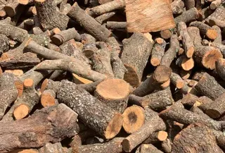 Leña para chimenea o barbacoa